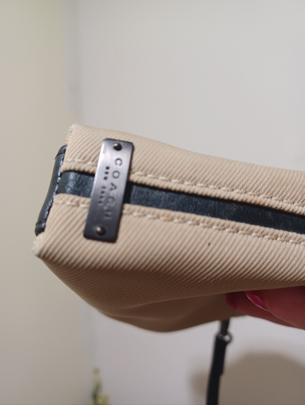 Coach Mercer Beige Shoulder Bag with Black Handle - Picture 9 of 9